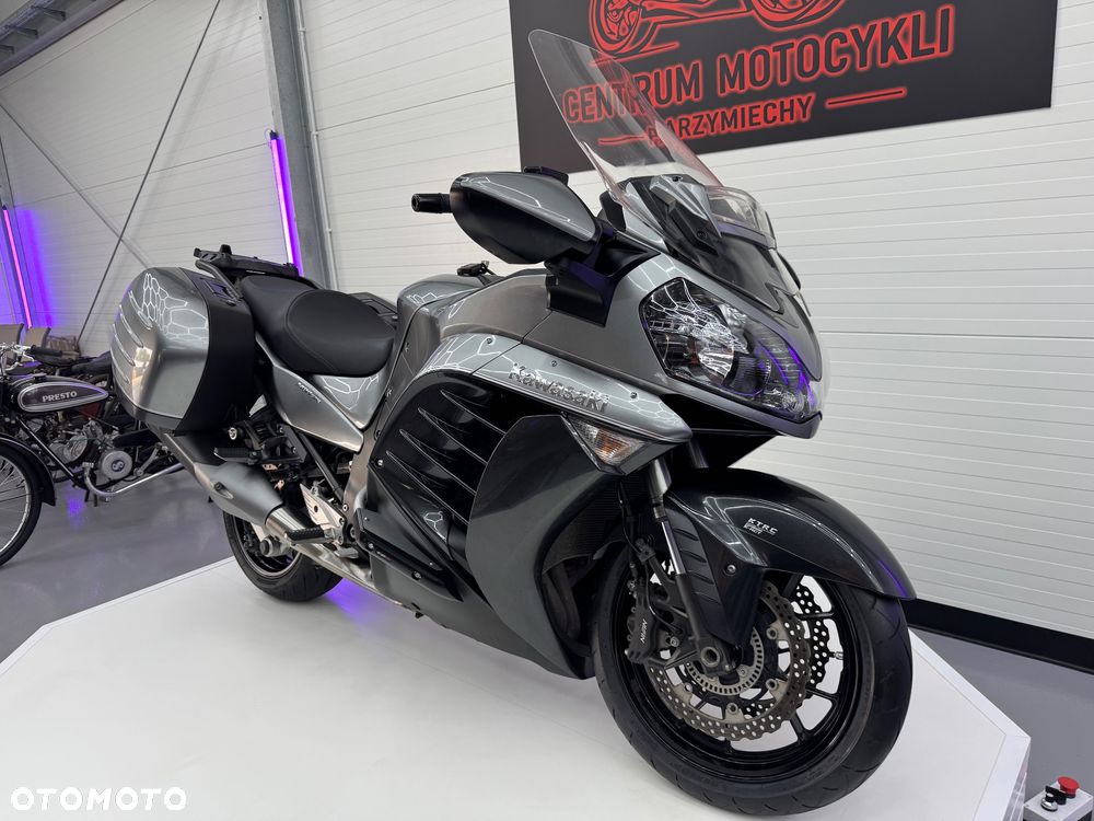 Kawasaki GTR - 4