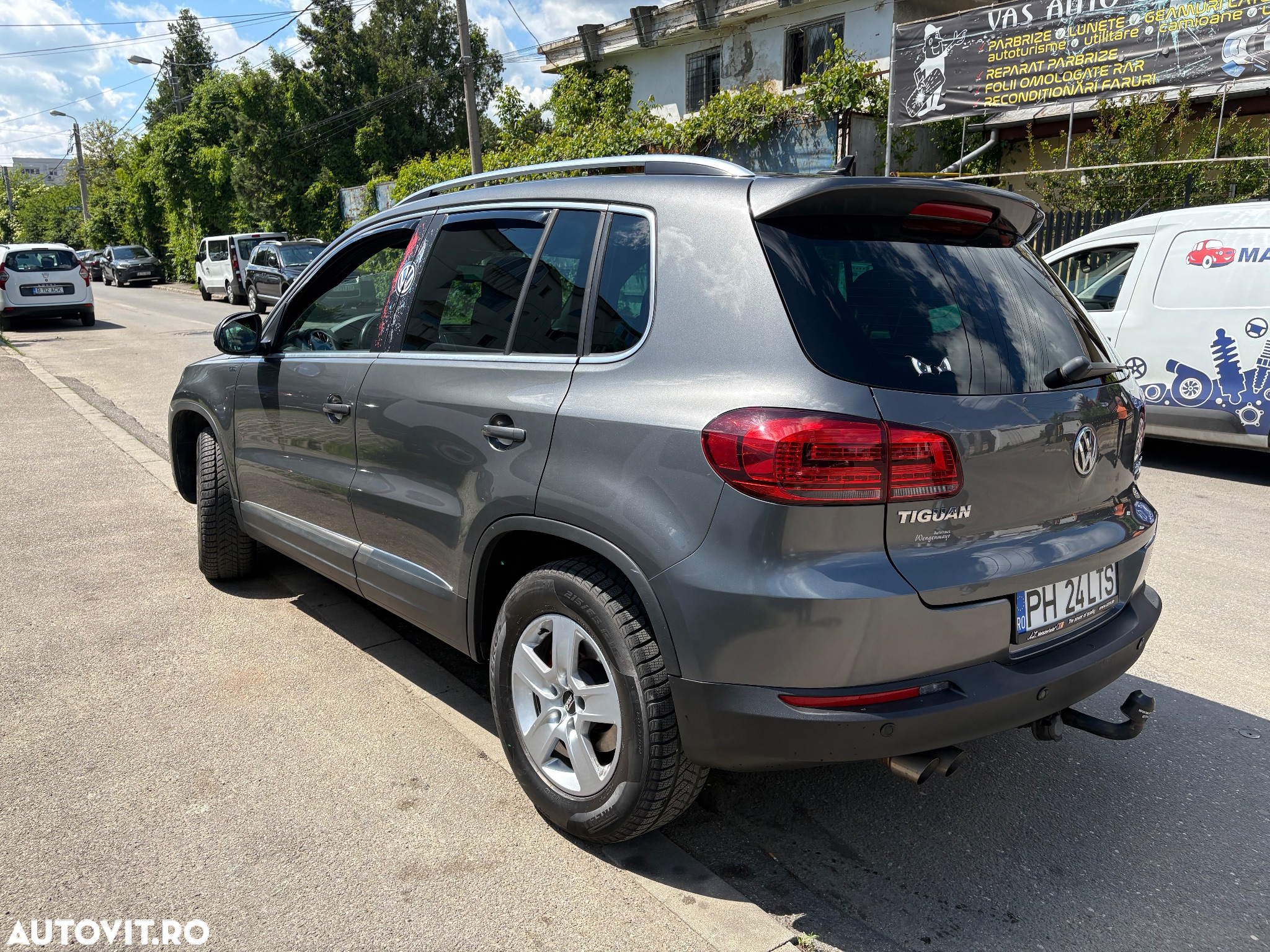 Volkswagen Tiguan 2.0 TDI SCR 4MOTION BlueMotion Technology Lounge Sport & Style - 4