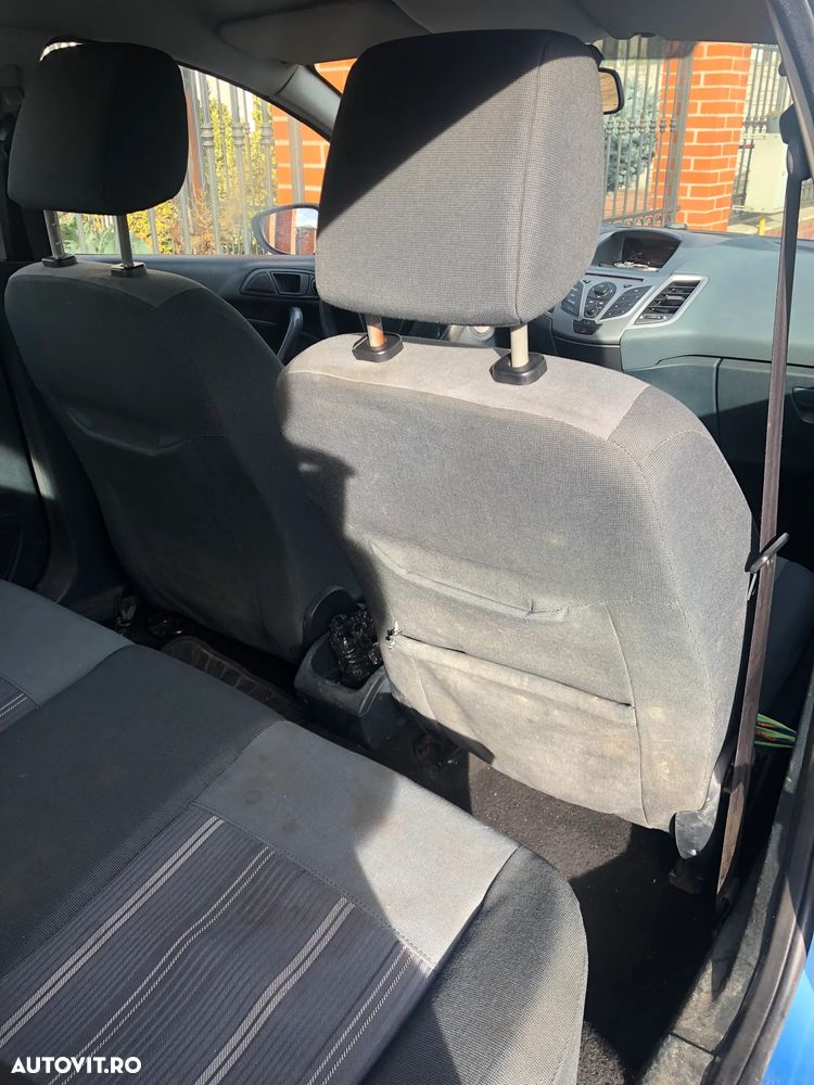 Ford Fiesta 1.25i Ambiente - 3