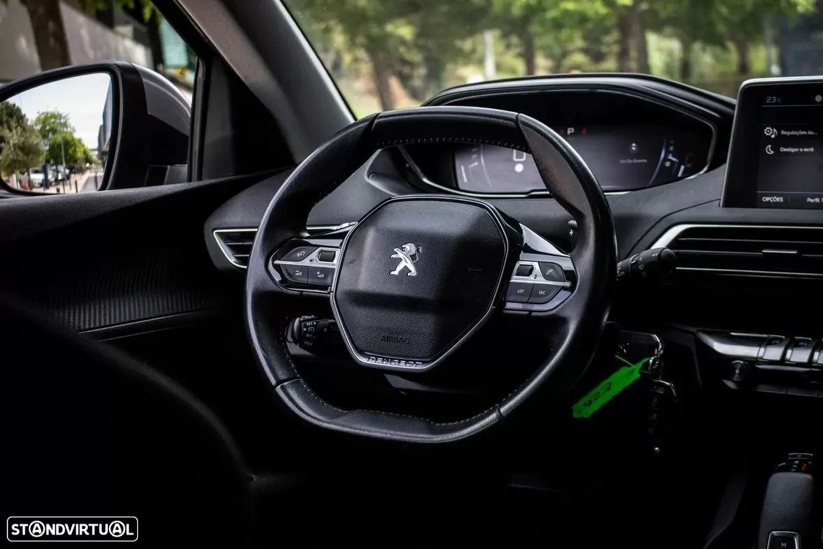 Peugeot 3008 1.2 PureTech Allure EAT8 - 32