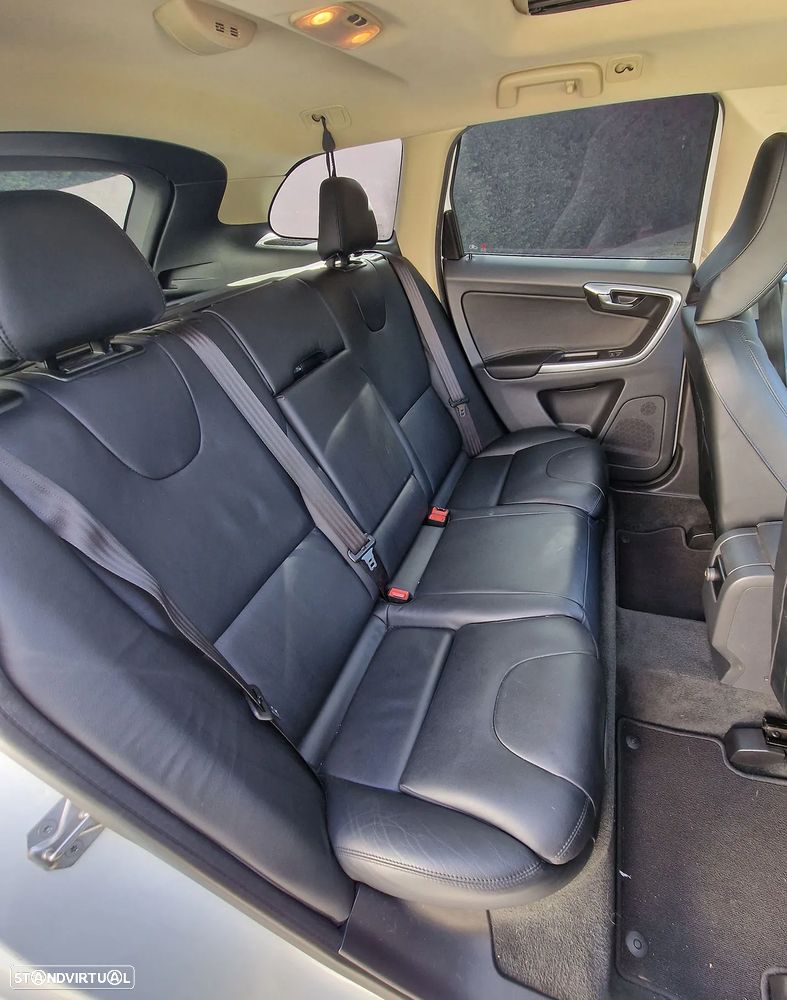 Volvo XC 60 2.0 D4 Summum Geartronic - 9