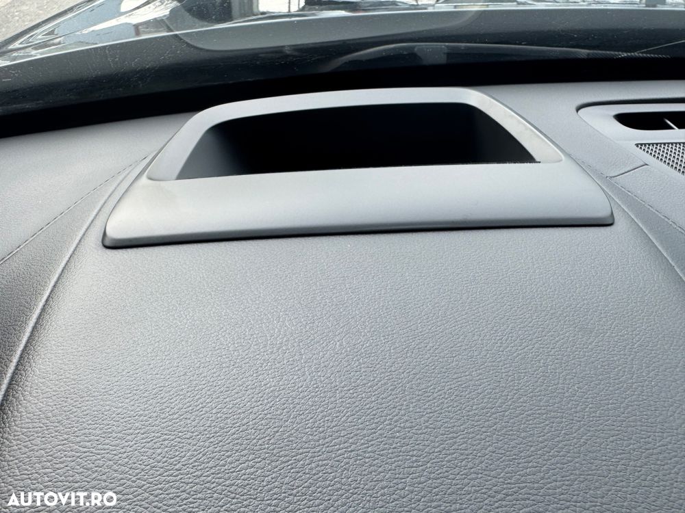 Volvo XC 90 D5 AWD Geartronic RDesign - 25