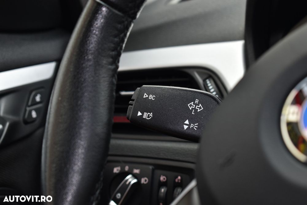 BMW X1 sDrive18d AT - 35