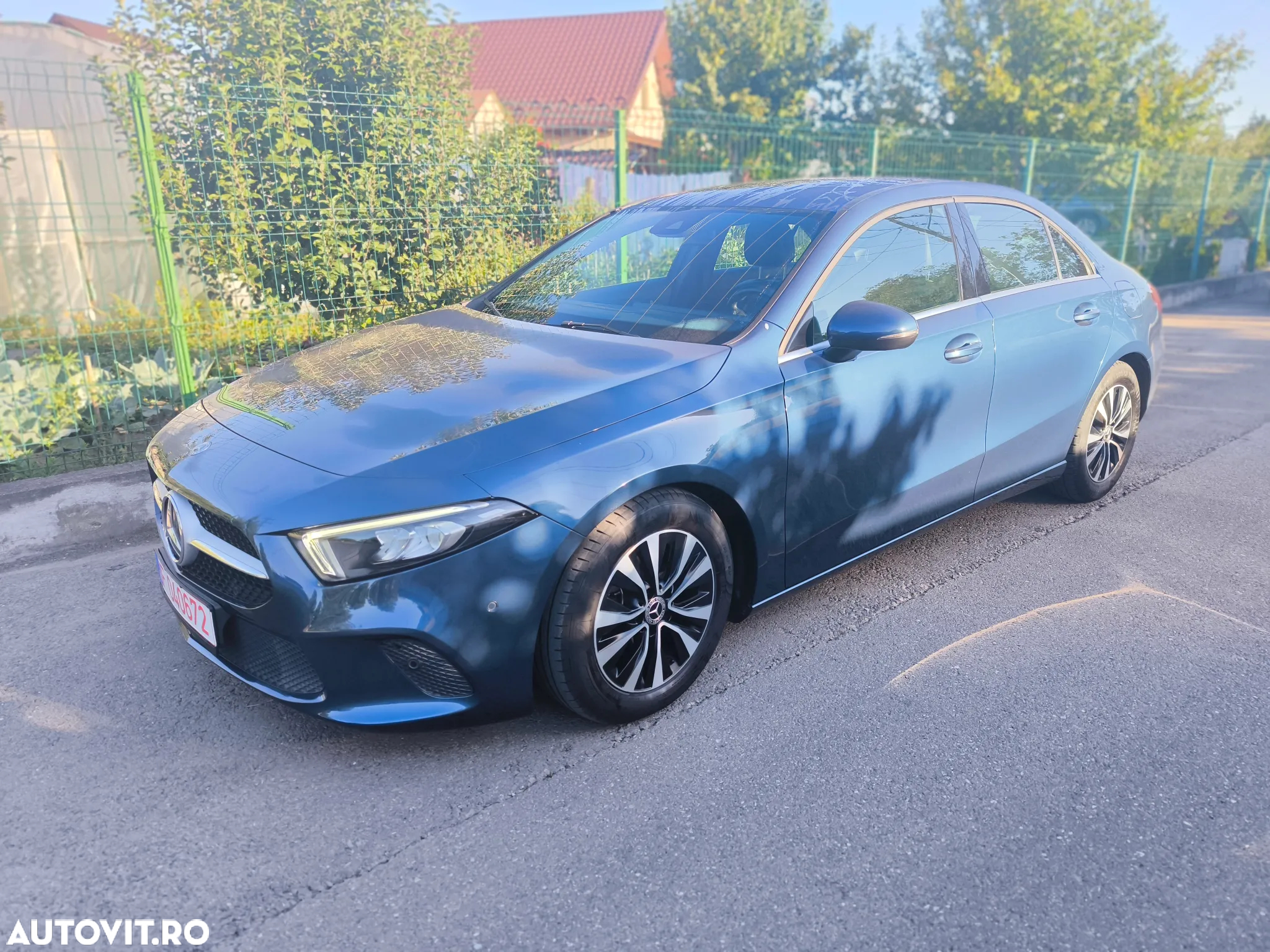 Mercedes-Benz A 180 Sedan - 2