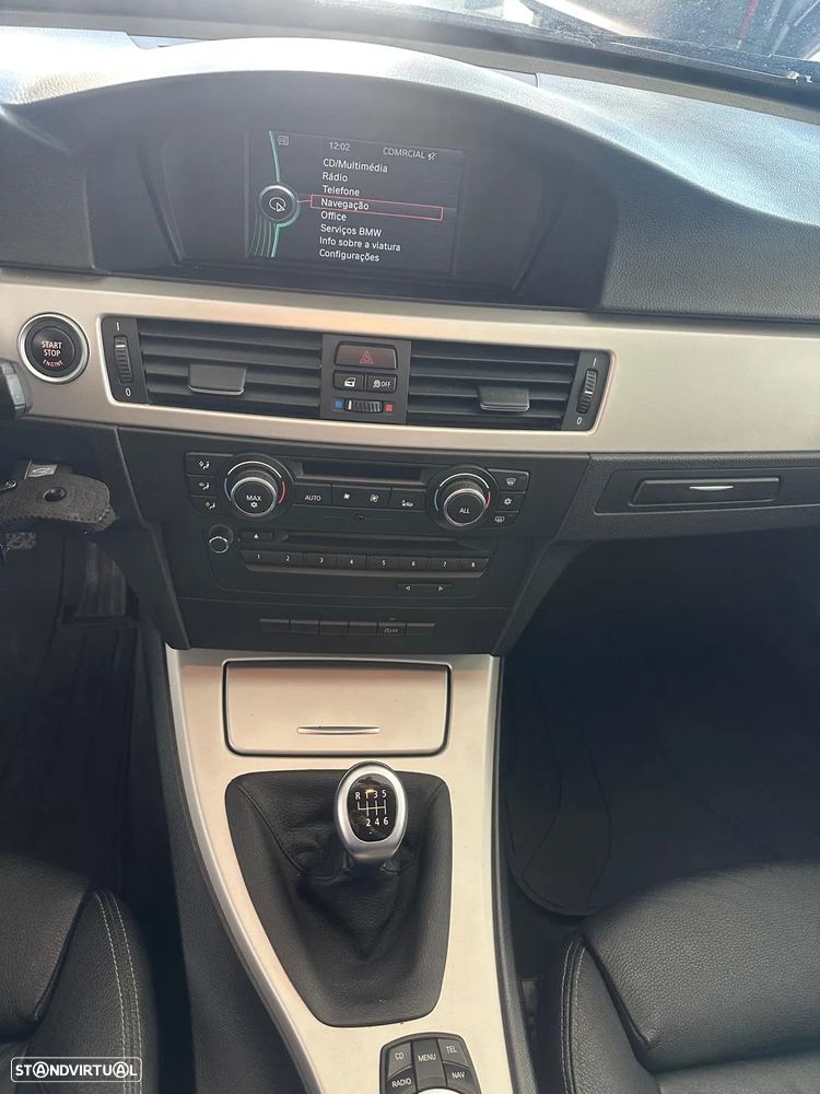BMW 320 d Touring EfficientDynamics - 11
