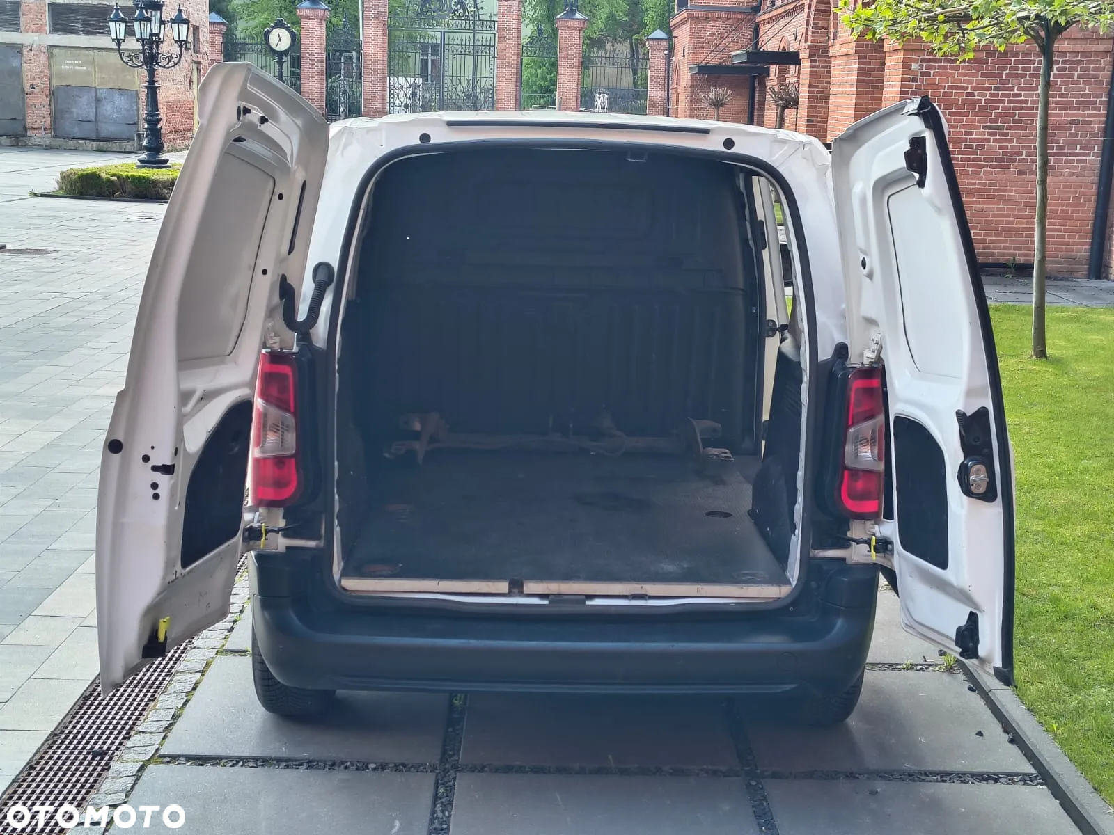 Toyota ProAce CITY Kangoo Express PARTNER Berlingo - 18