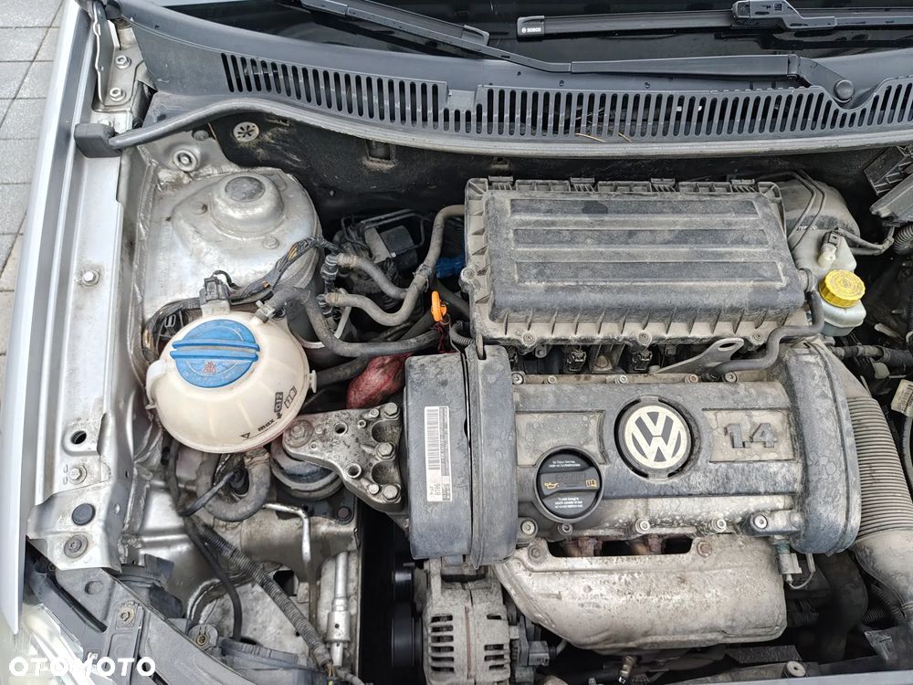 Volkswagen Polo 1.4 16V Trendline - 18
