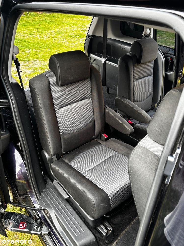 Mazda 5 - 30