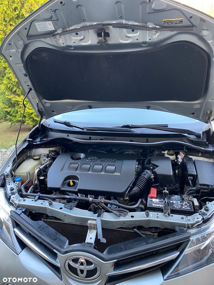 Toyota Auris 1.6 Premium - 4