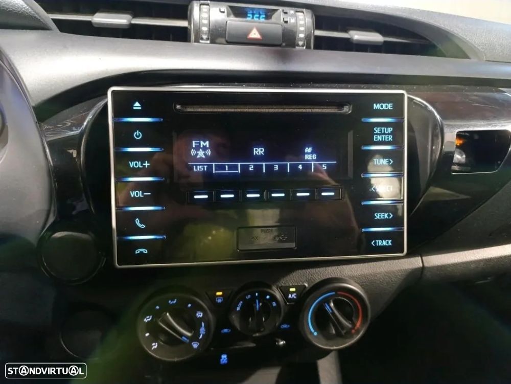 Toyota Hilux 2.4 D-4D 2WD CE 3L - 10