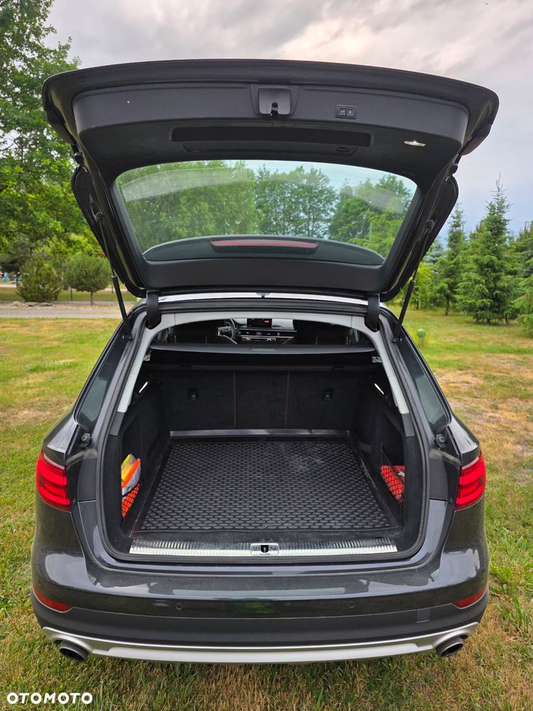 Audi A4 Allroad - 32