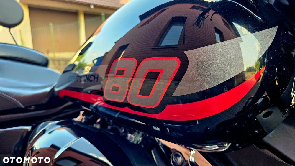Yamaha XVS - 8