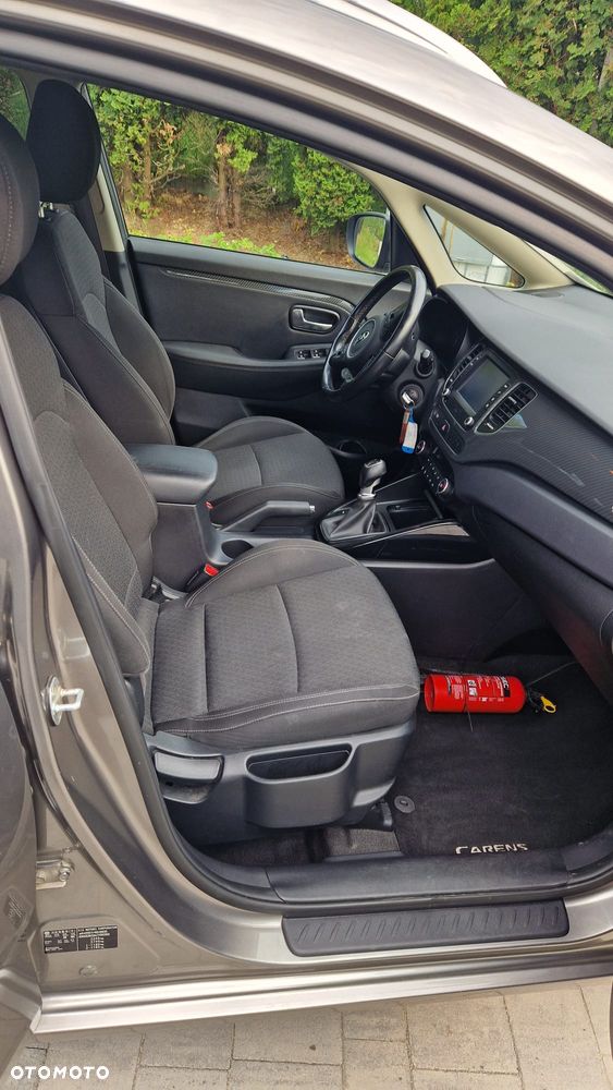 Kia Carens 1.7 CRDi M 7os EU6 - 28