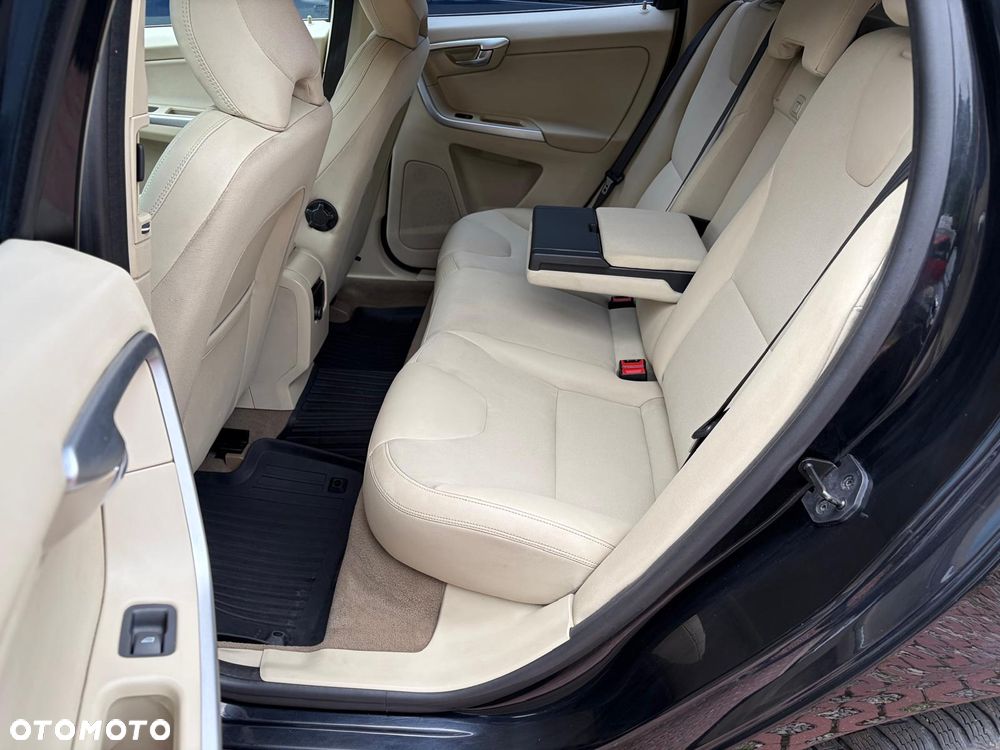 Volvo XC 60 D3 Momentum - 10