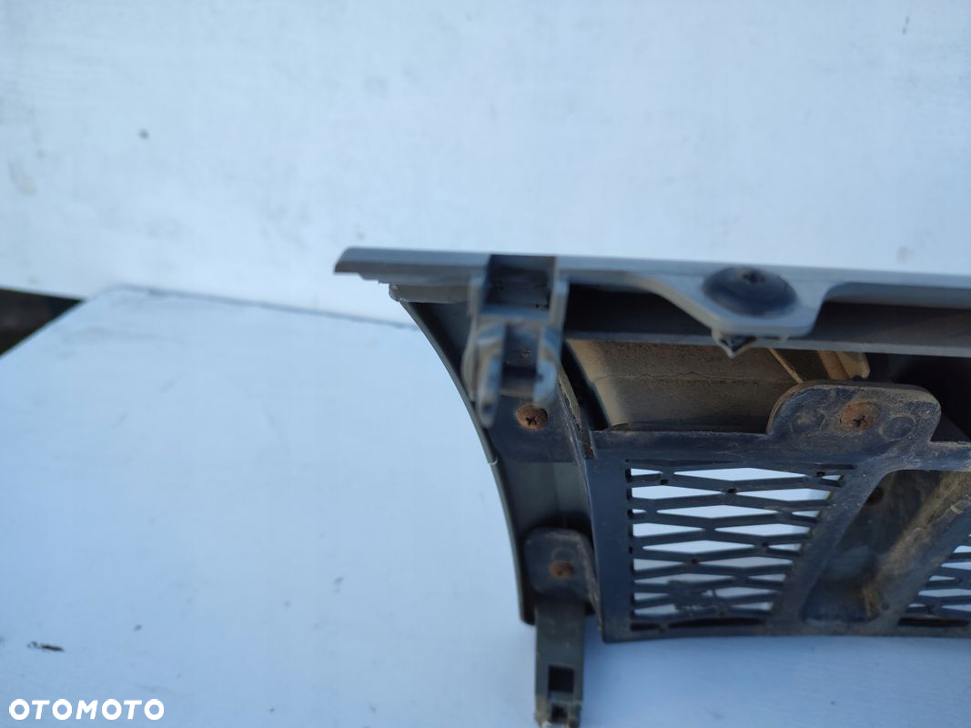 Grill atrapa chłodnicy KIA SPORTAGE I LIFT 0K07050710 ORYGINAŁ - 11