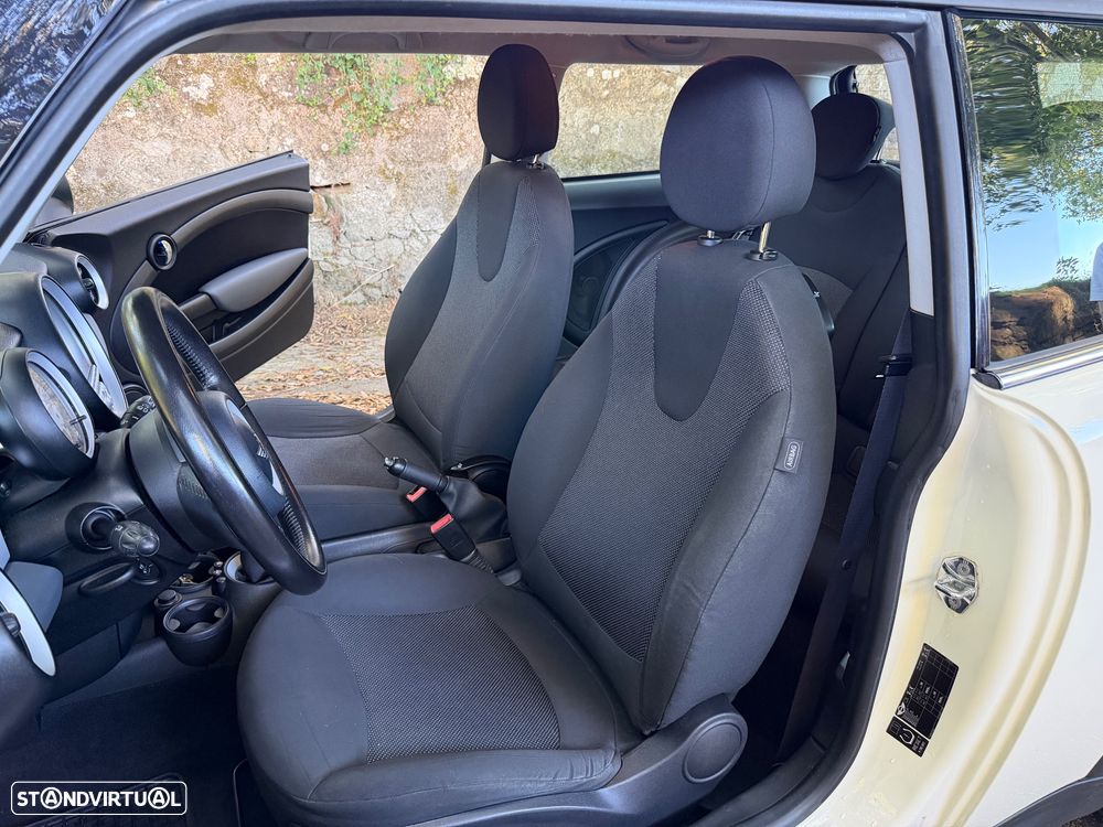MINI 3 Portas One - 16