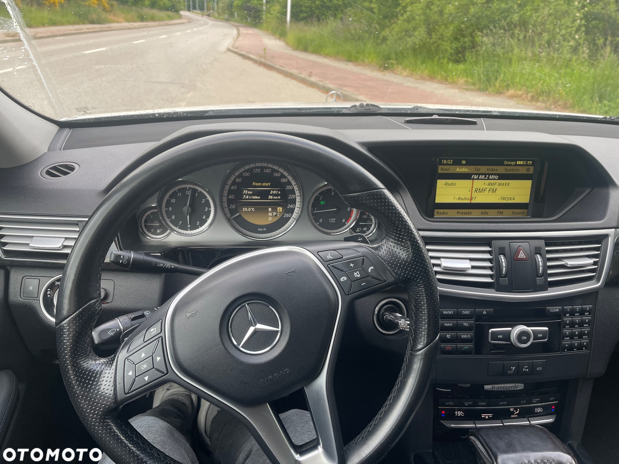 Mercedes-Benz Klasa E 220 T CDI DPF BlueEFFICIENCY 7G-TRONIC Avantgarde - 4