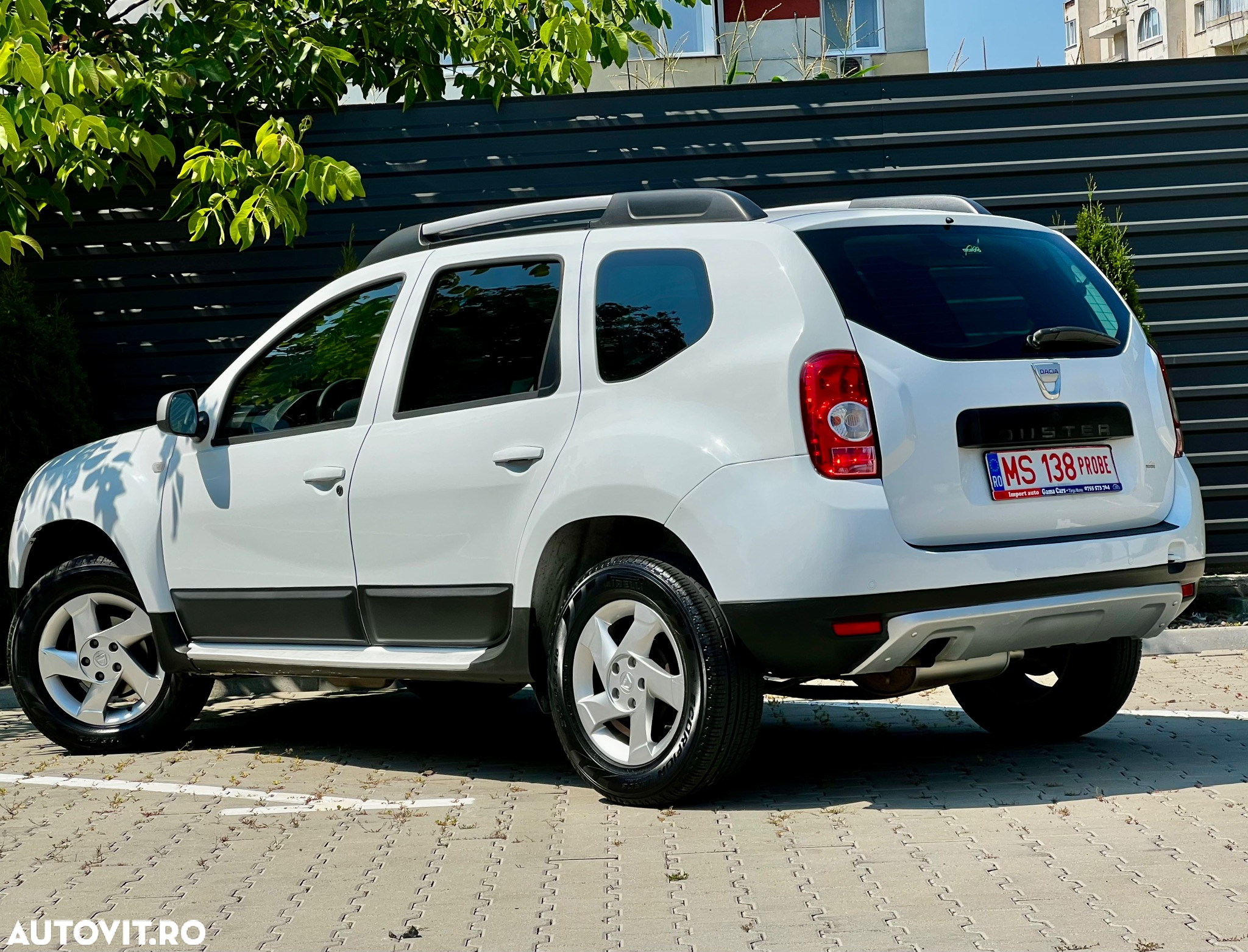 Dacia Duster 1.6 4x4 Laureate - 2