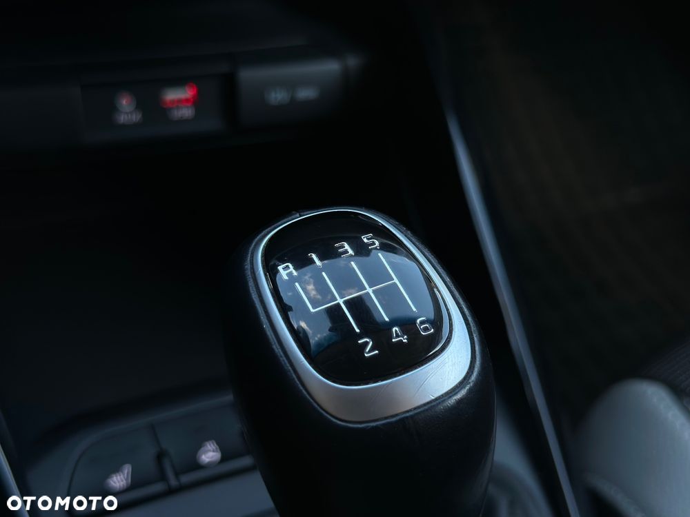 Kia Stonic 1.4 L - 20
