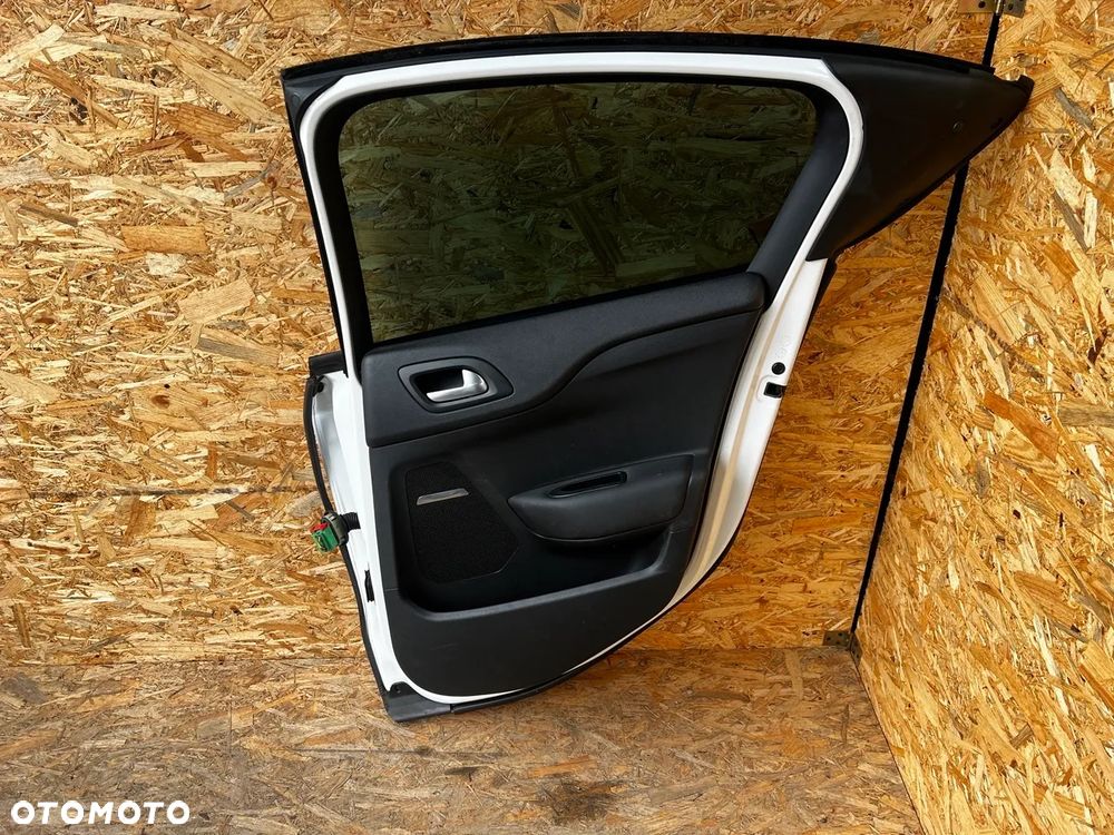 Drzwi TYLNE PRAWE prawy tył CITROEN DS4 I Kod lakieru: EWP - 9