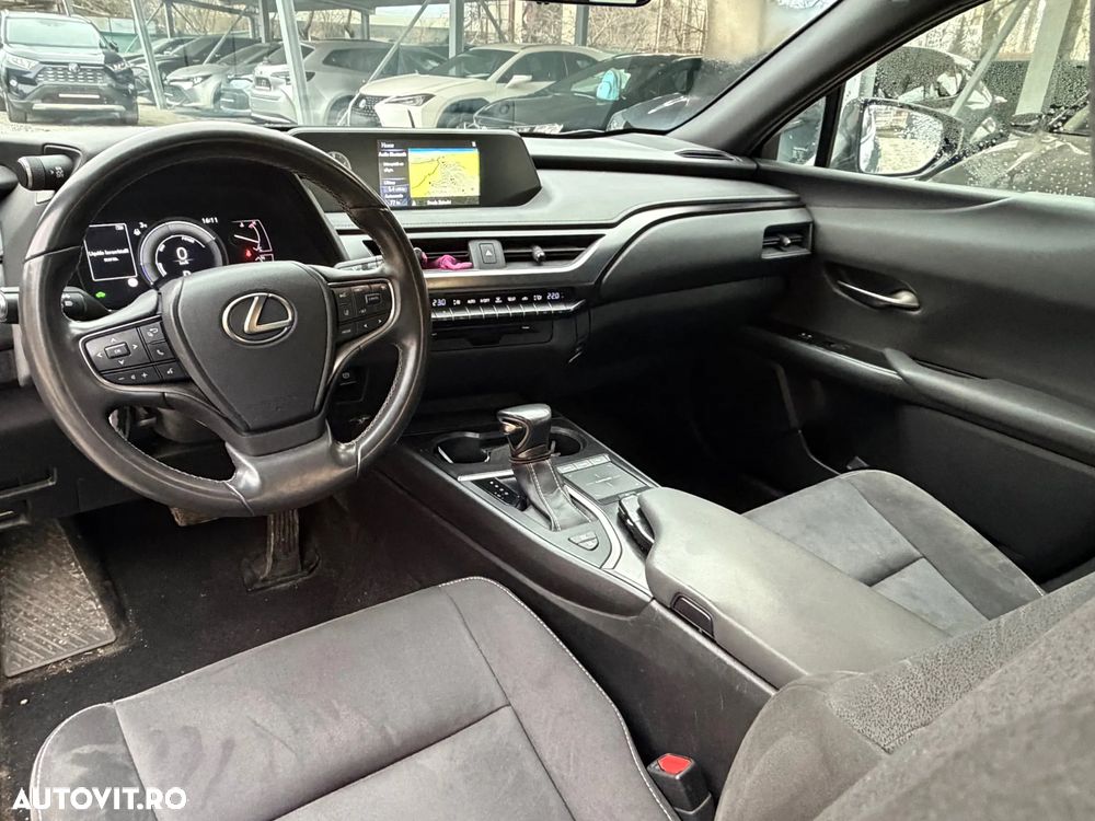 Lexus UX 250h Business Edition - 7