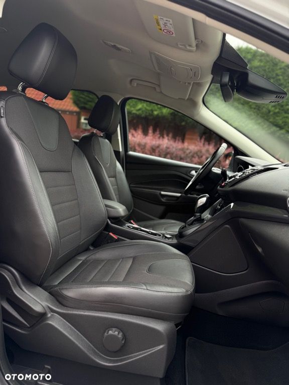 Ford Kuga 2.0 TDCi 4x4 Titanium - 34