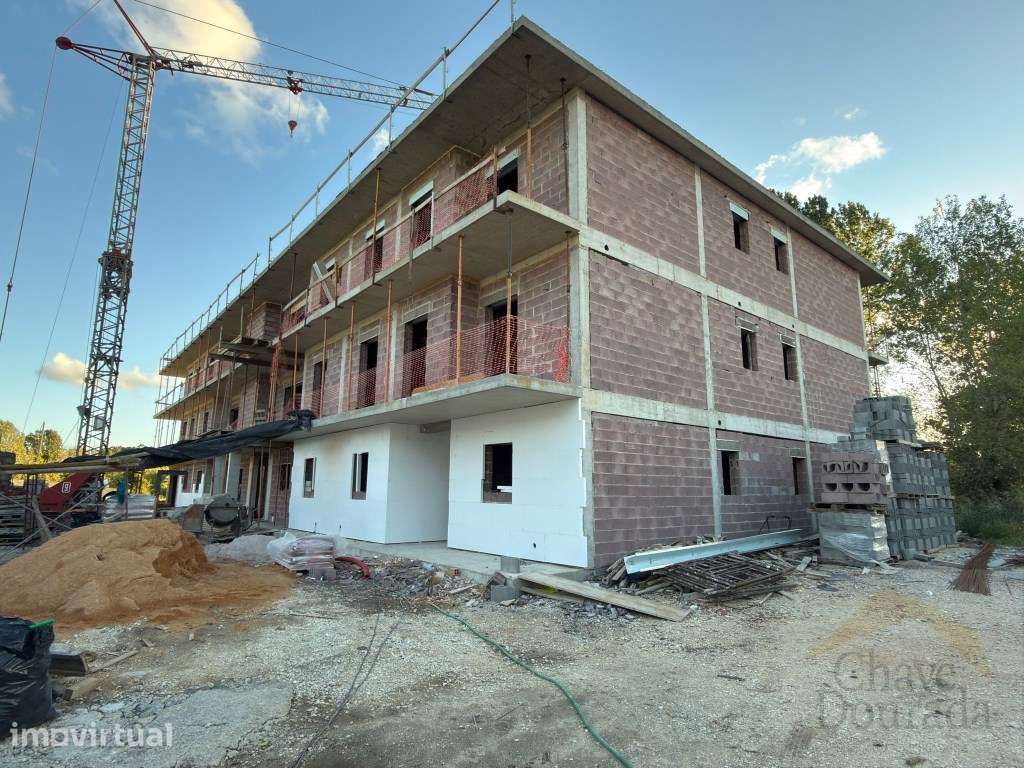 Apartamento T3 com logradouro e garagem - Mealhada - Grande imagem: 3/23