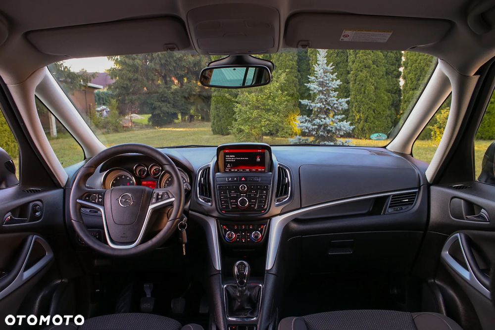 Opel Zafira 1.8 Cosmo - 18