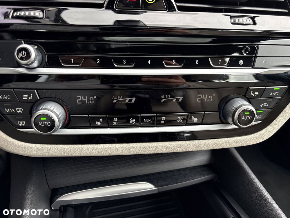 BMW Seria 5 - 24