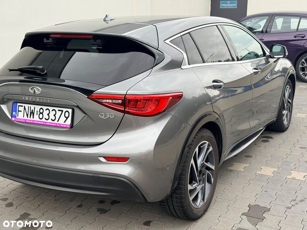 Infiniti Q30 1.5d Business Executive 7DCT - 13