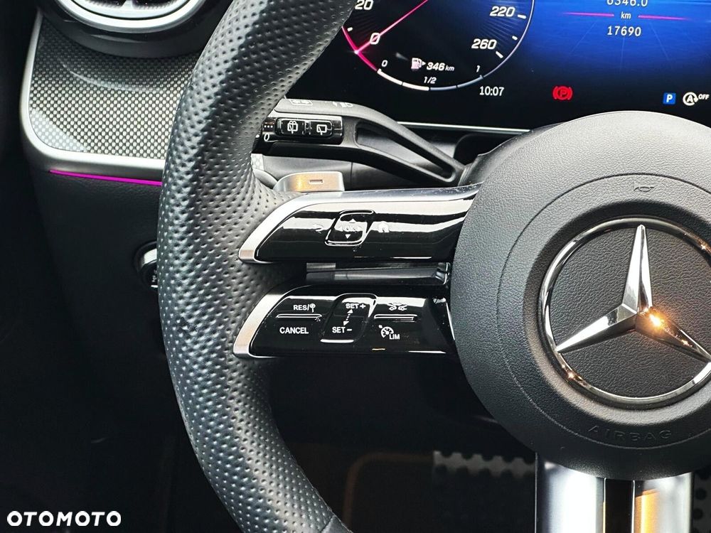 Mercedes-Benz GLC - 12