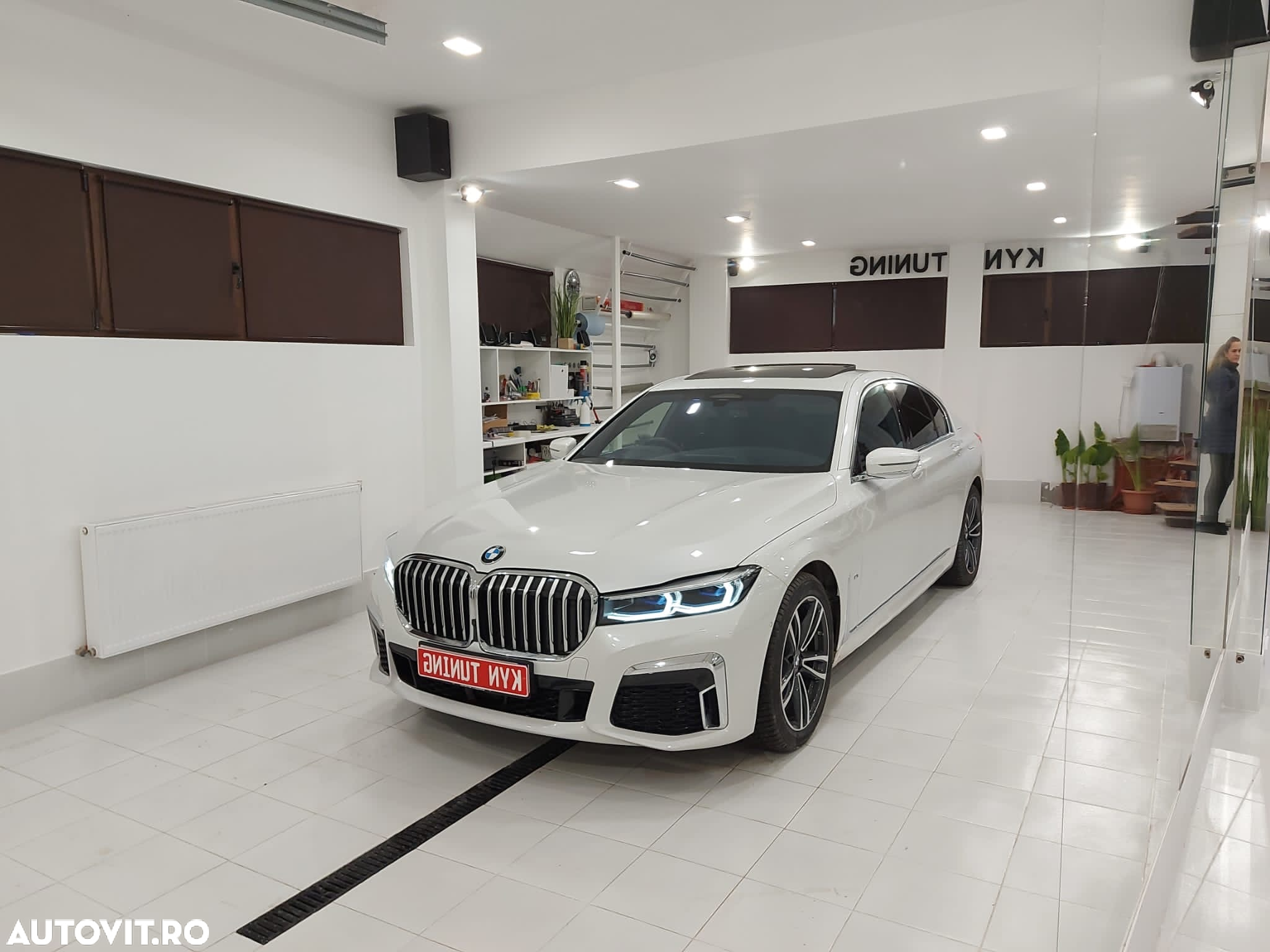 BMW Seria 7 730d xDrive MHEV - 2