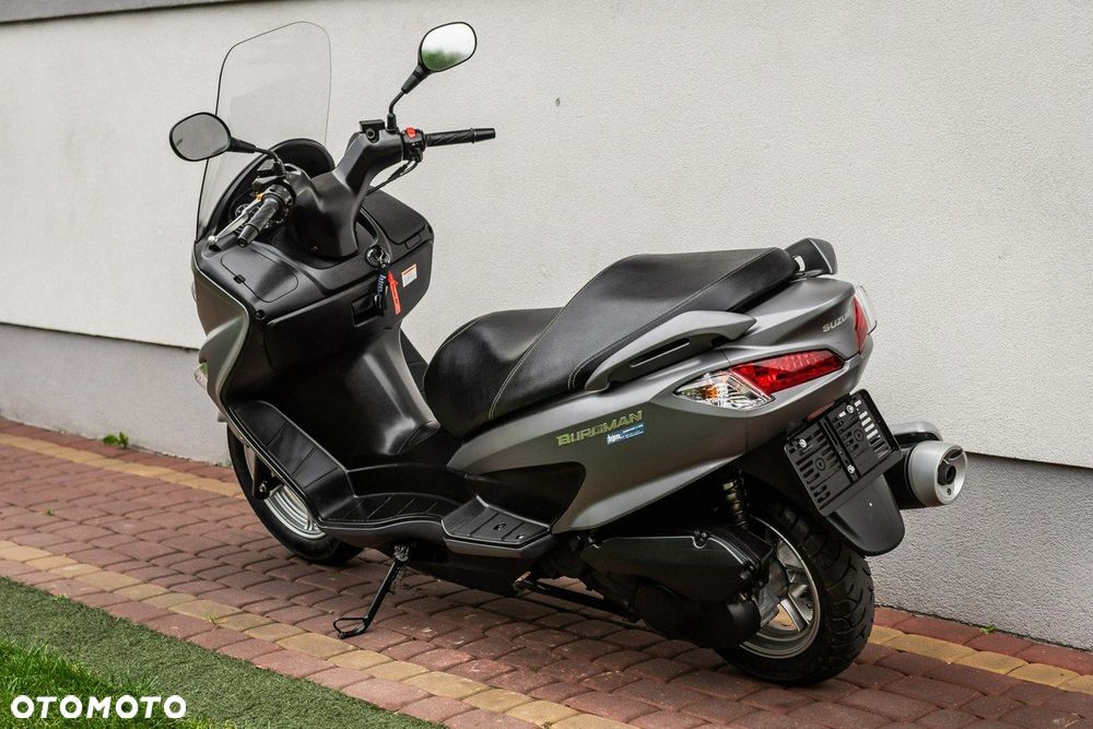 Suzuki Burgman - 4
