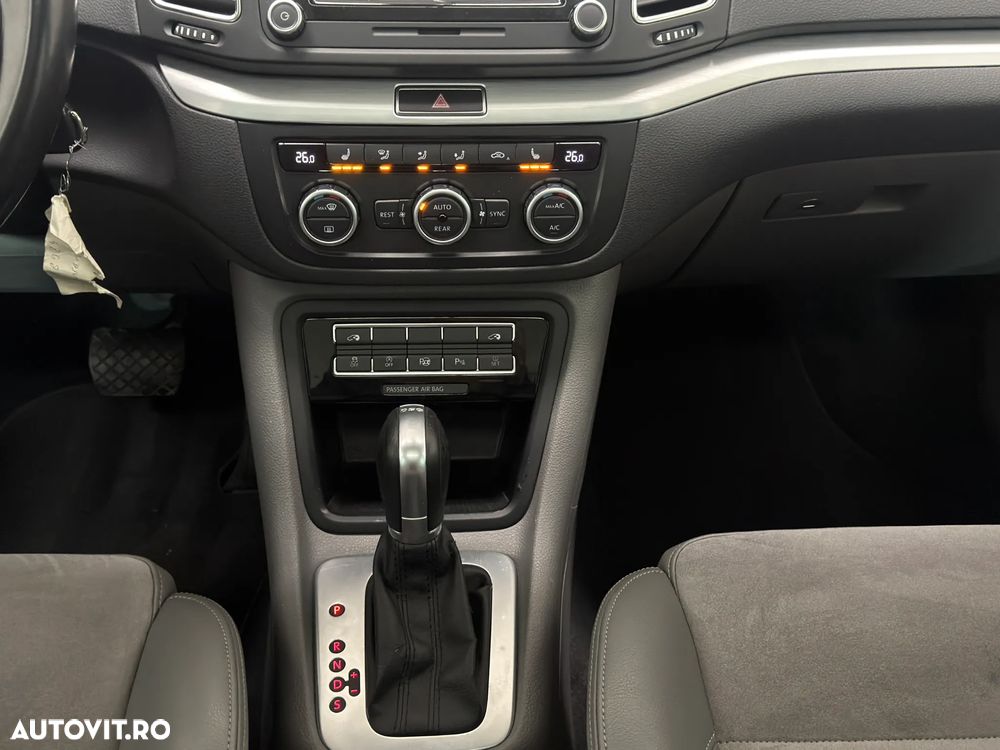 Volkswagen Sharan 2.0 TDI DSG BlueMotion Technology Highline - 15