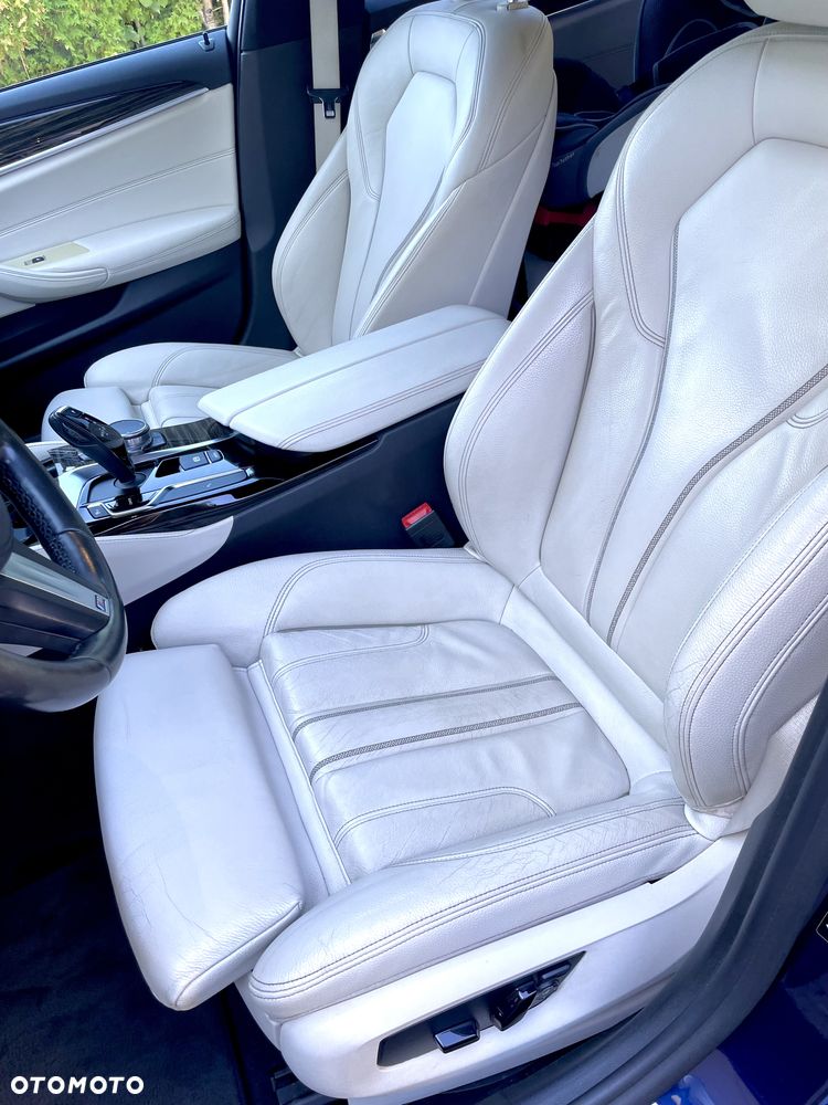 BMW Seria 5 520d xDrive - 9