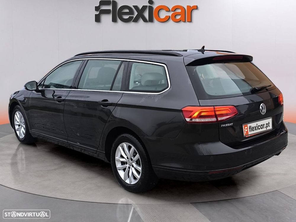VW Passat Variant 1.6 TDI Confortline DSG - 5