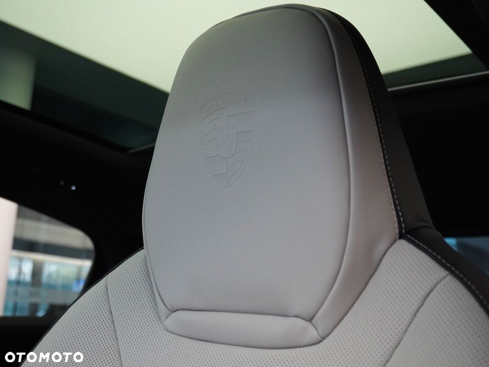 Porsche Cayenne E-Hybrid PHEV Black Edition - 26