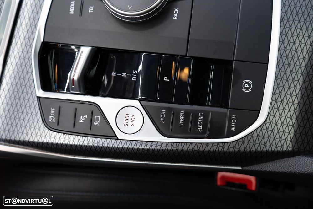 BMW 320 e Pack M Auto - 35