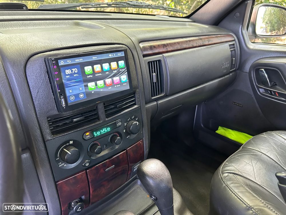 Jeep Grand Cherokee - 14