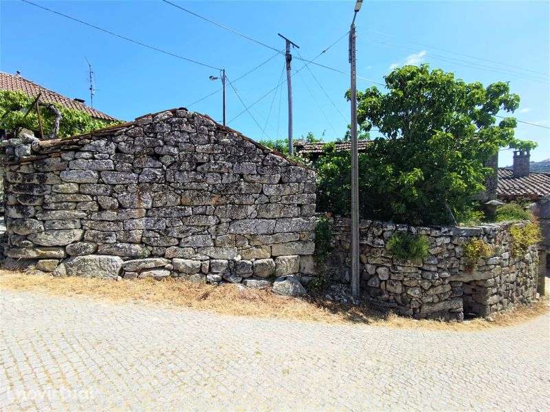 Habitação Rural + Anexos em Vilarinho da Samardã - Grande imagem: 2/12