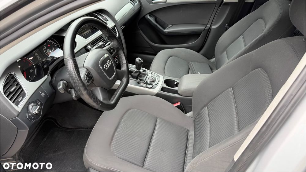 Audi A4 Limousine - 8