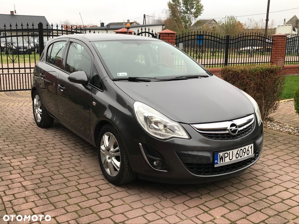 Opel Corsa 1.2 16V Cosmo - 2