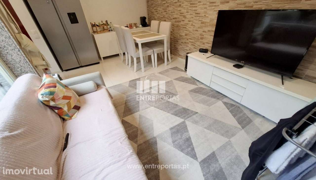 Venda de Moradia V3 Remodelada próxima do centro, na Póvoa de Varzim - Grande imagem: 2/23