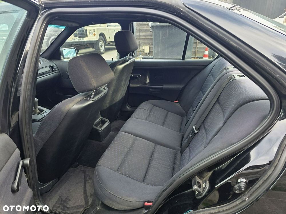 BMW Seria 3 316i - 26