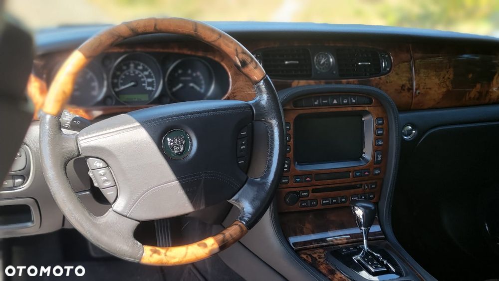 Jaguar XJR 4.2 - 13