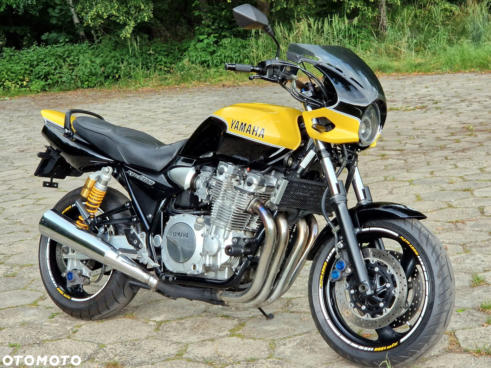 Yamaha XJR - 8