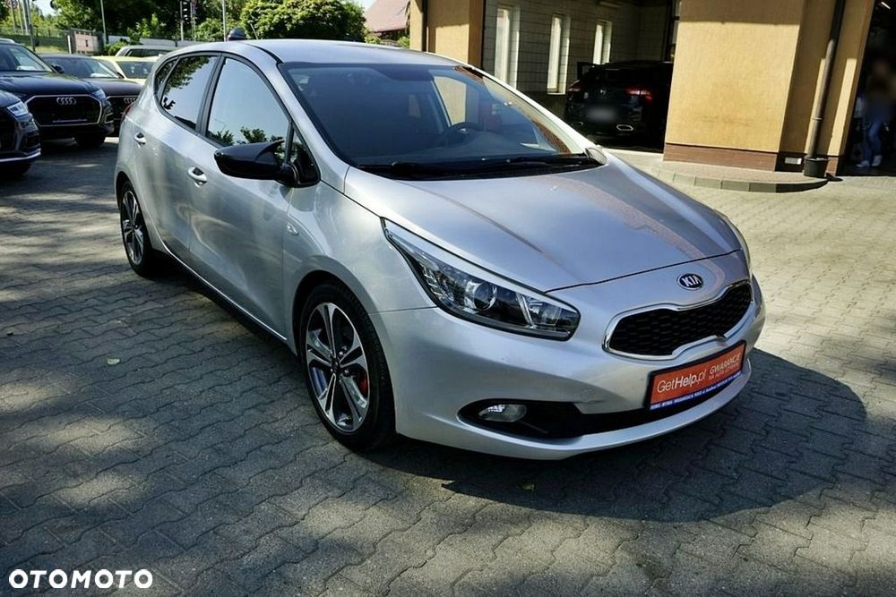 Kia Ceed - 13
