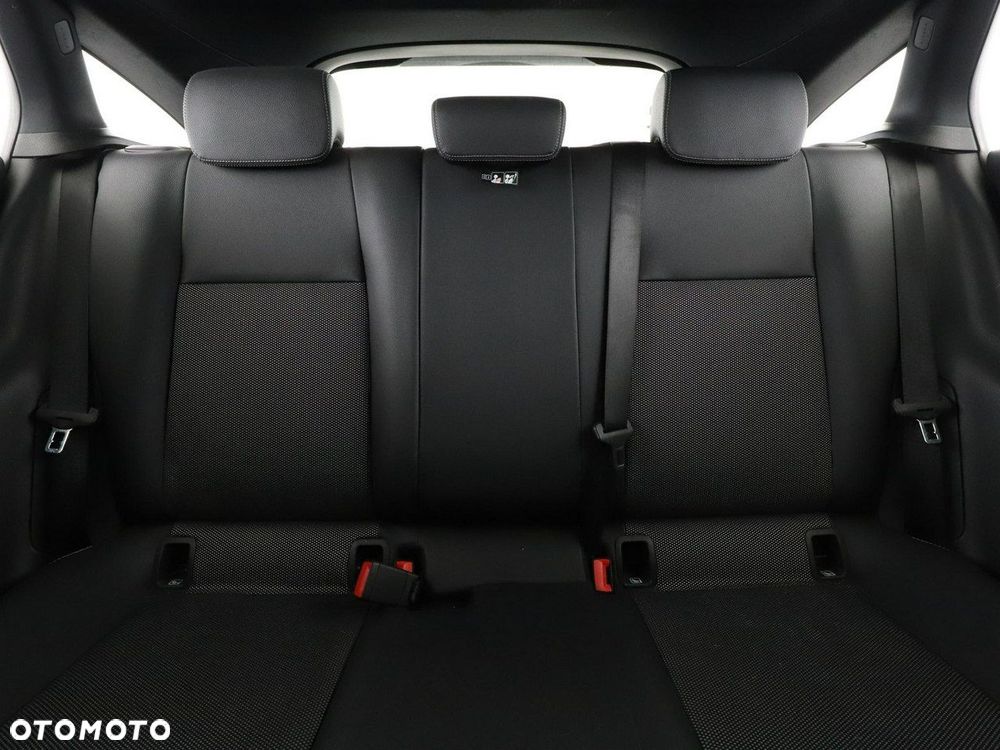 Mercedes-Benz CLA 180 d 7G-DCT - 18