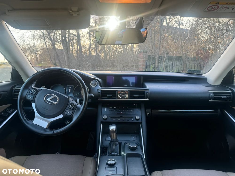 Lexus IS 200t / 300 Elegance - 12