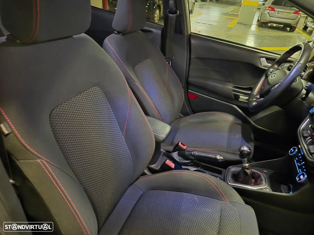 Ford Fiesta 1.0 EcoBoost ST-Line - 38
